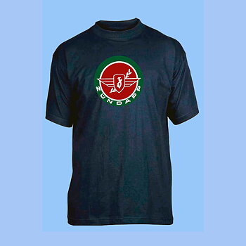 Klassisk T-shirt i 100 % bomuld, god kvalitet med stort tryk på brystet.