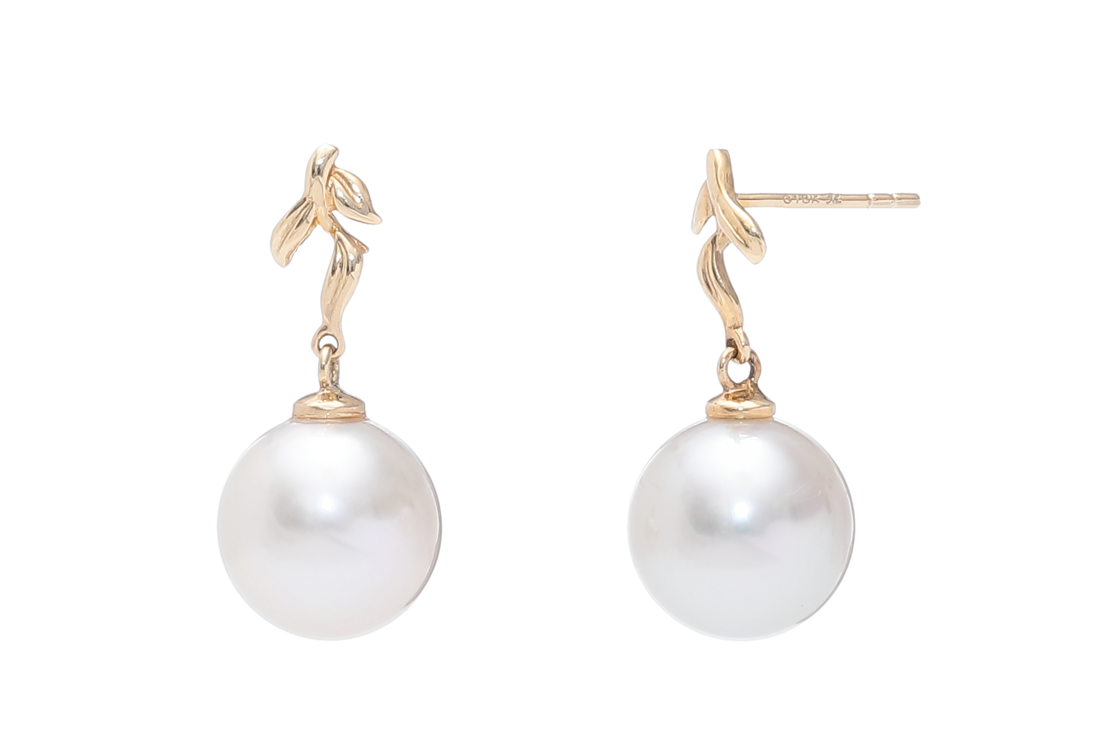 Pendientes de oro con perlas del Mar del Sur doradas