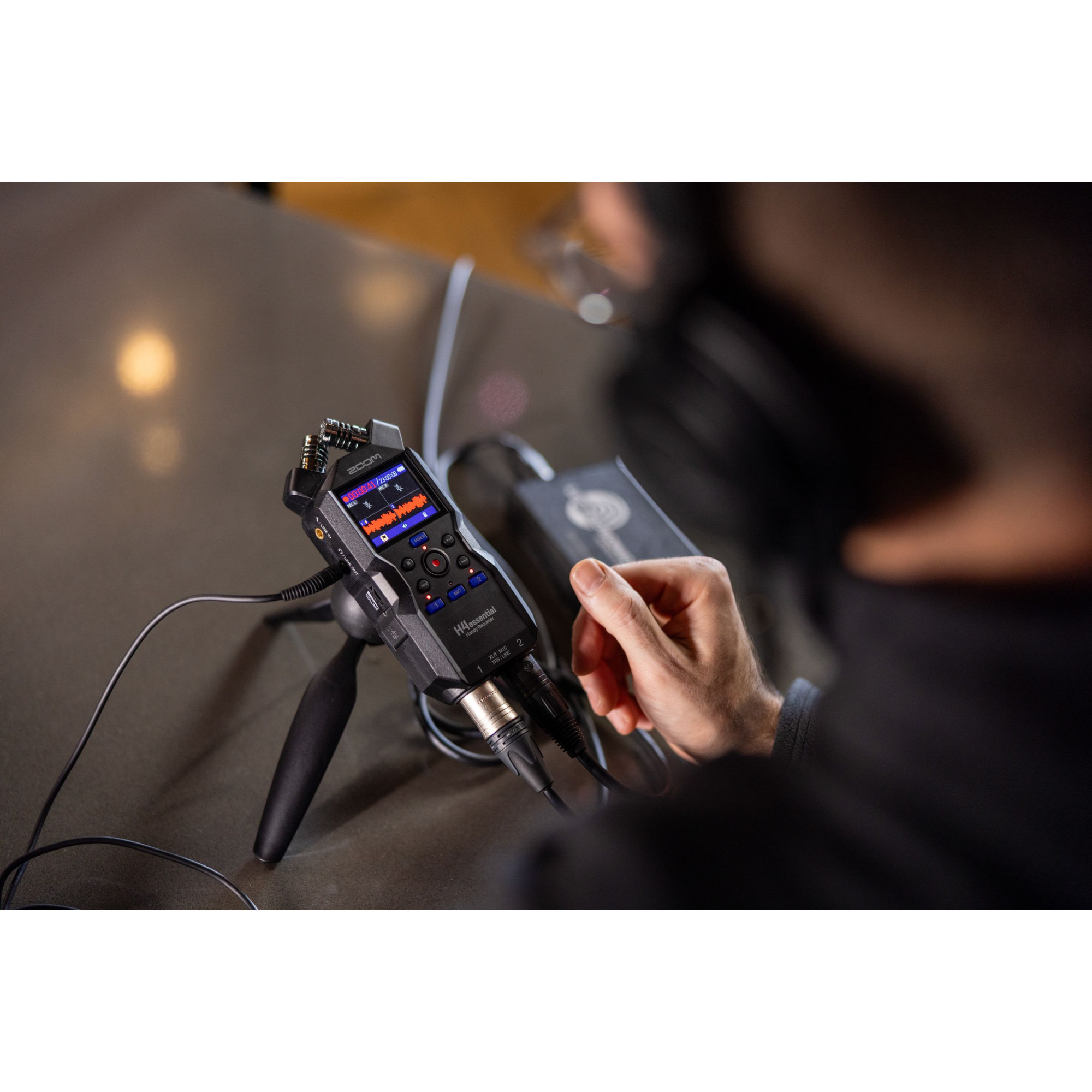 ZOOM H4 Essential 32-bit 4-channel Handy Recorder - 9