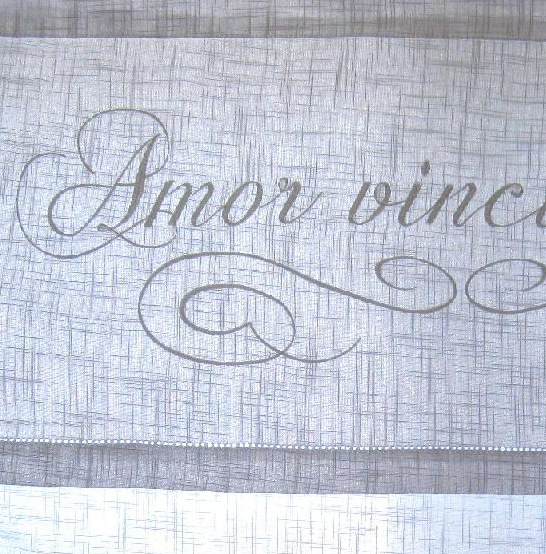 Amor vincit omnia hissgardin lantlig stil shabby chic