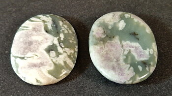 Indisk No Worry Stone /Bekymmer Sten, 35mm - Fredsjade, "Peace Jade"