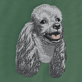 Pudel grå