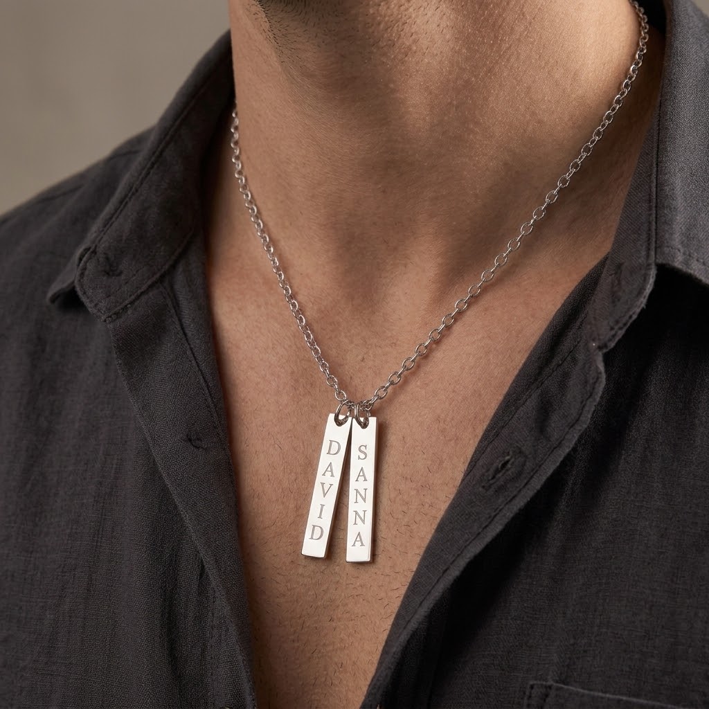 Två stavar, Halsband med gravyr - Silver - 3
