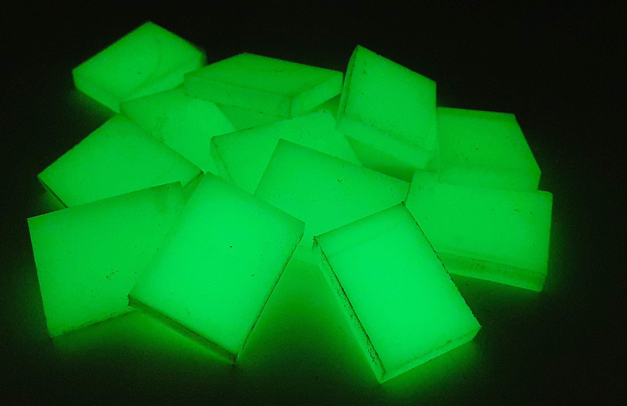 Kirinite skala Glow in the Dark 7 mm - 3