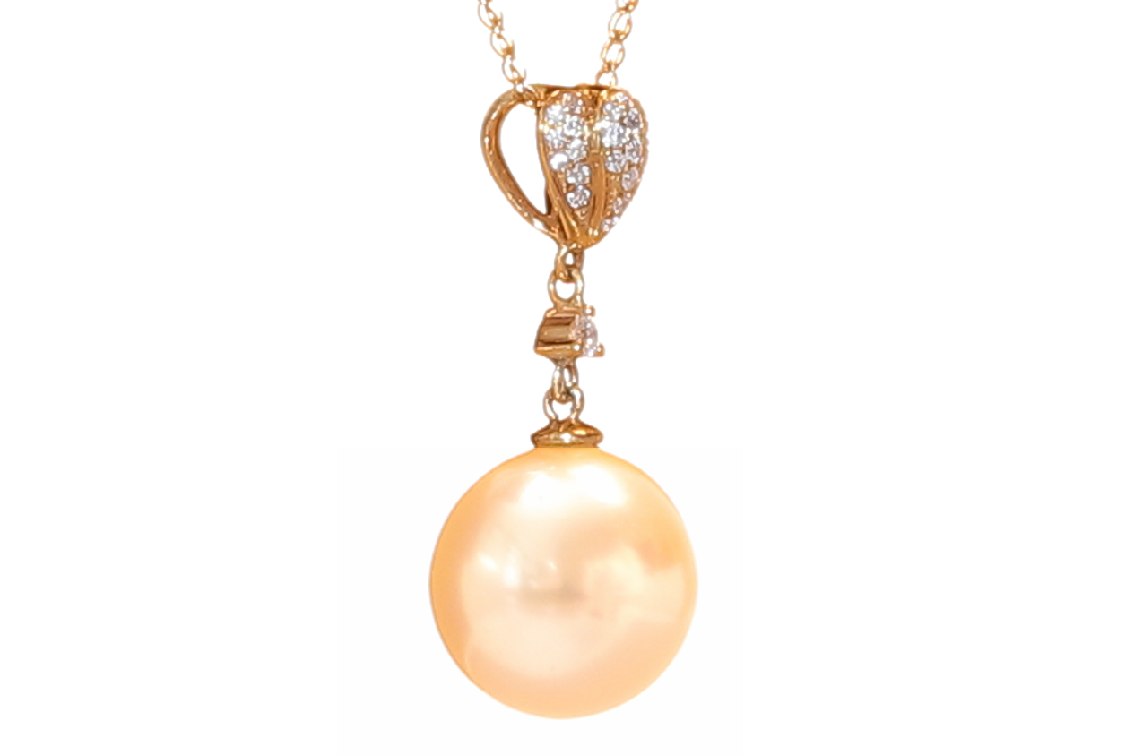 Anhänger aus goldenen Südseeperlen in Gold und Diamanten 12–13 mm - 3