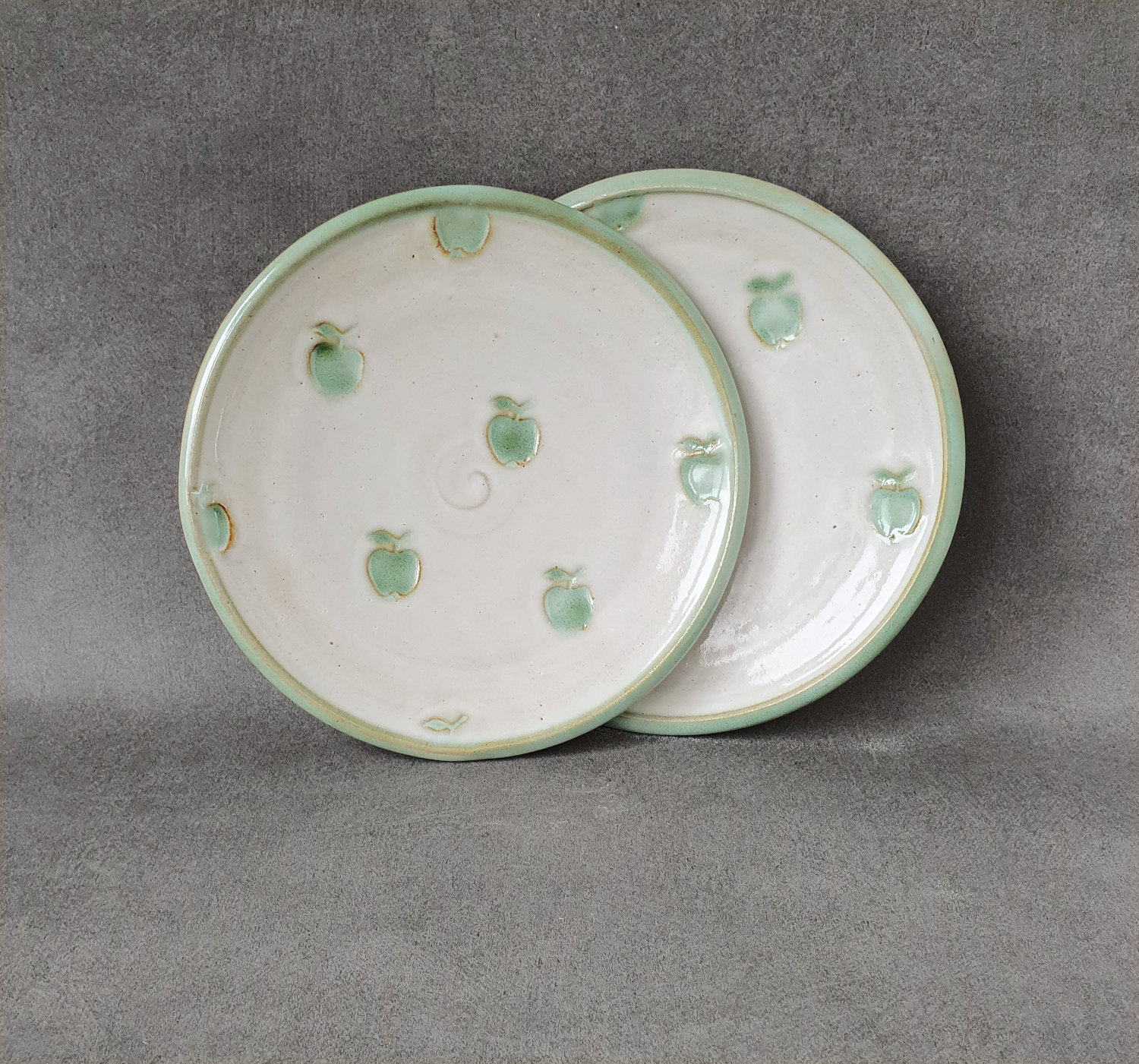 Plate apple, three sizes