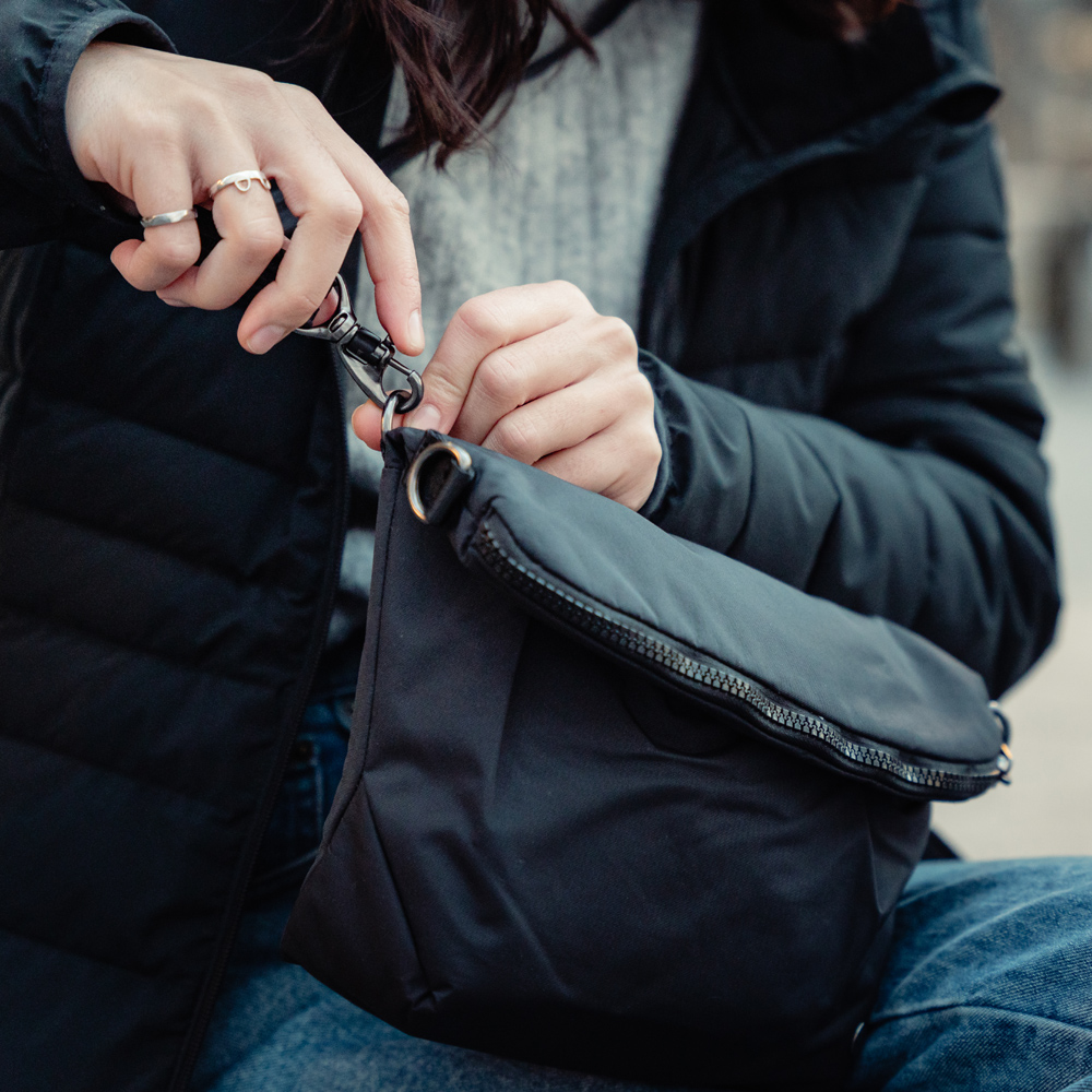 Stöldsäker väska - PACSAFE Citysafe CX Convertible Crossbody Black - 9