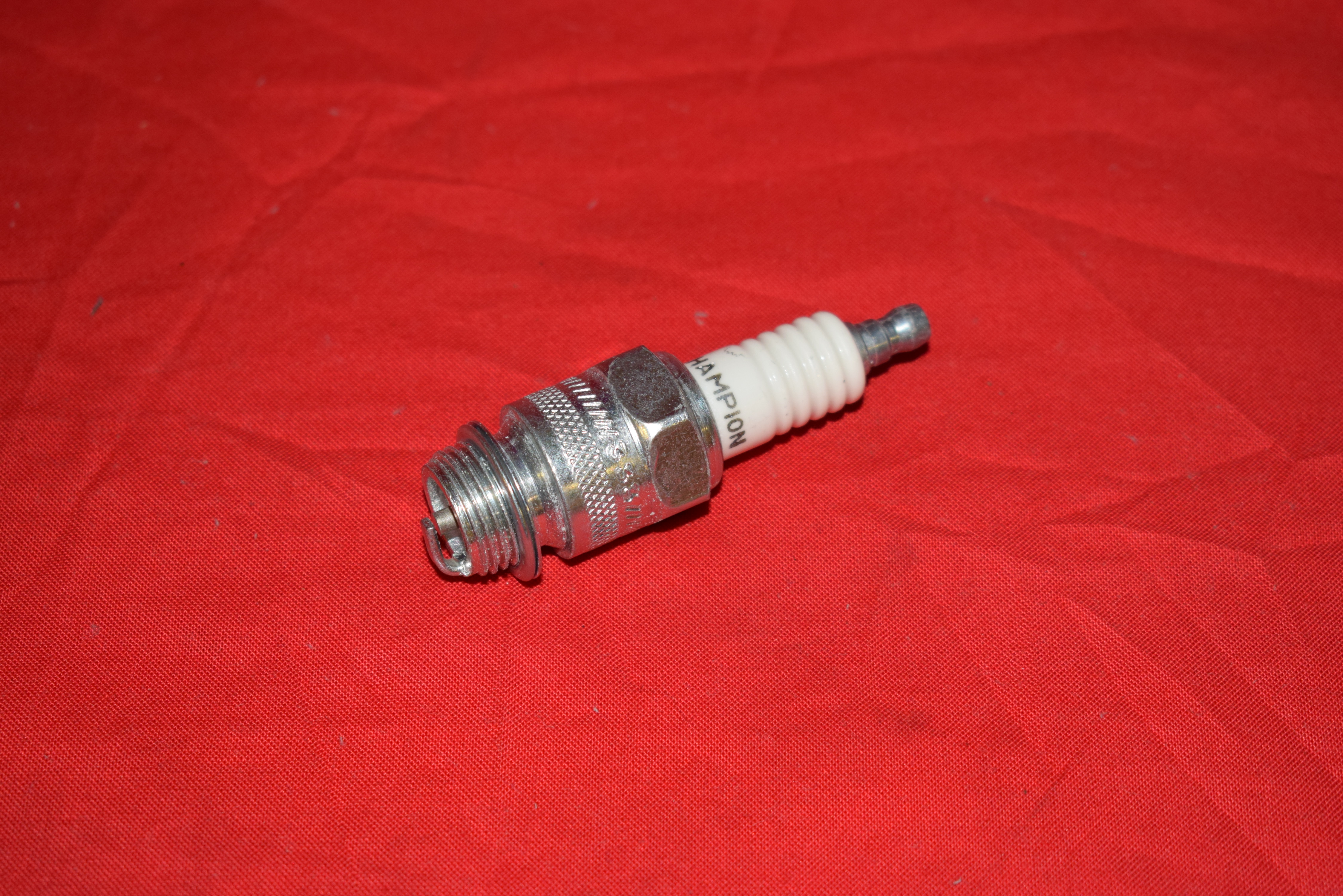 Spark Plug Champion D-16 18 mm