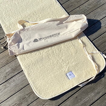 Yogamatta i lyxig och bekväm ull i naturvit nyans