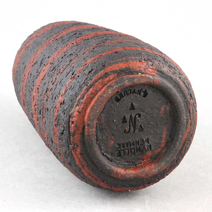 Gunnar Nylund (1959) Rough Vase with Swirling Red Decor 14 cm