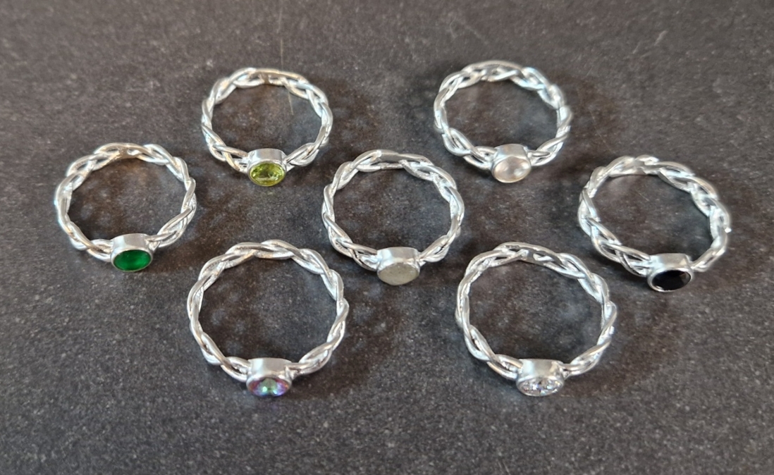 Keltisk Flätad Silverring med Fasetterad Sten - 3