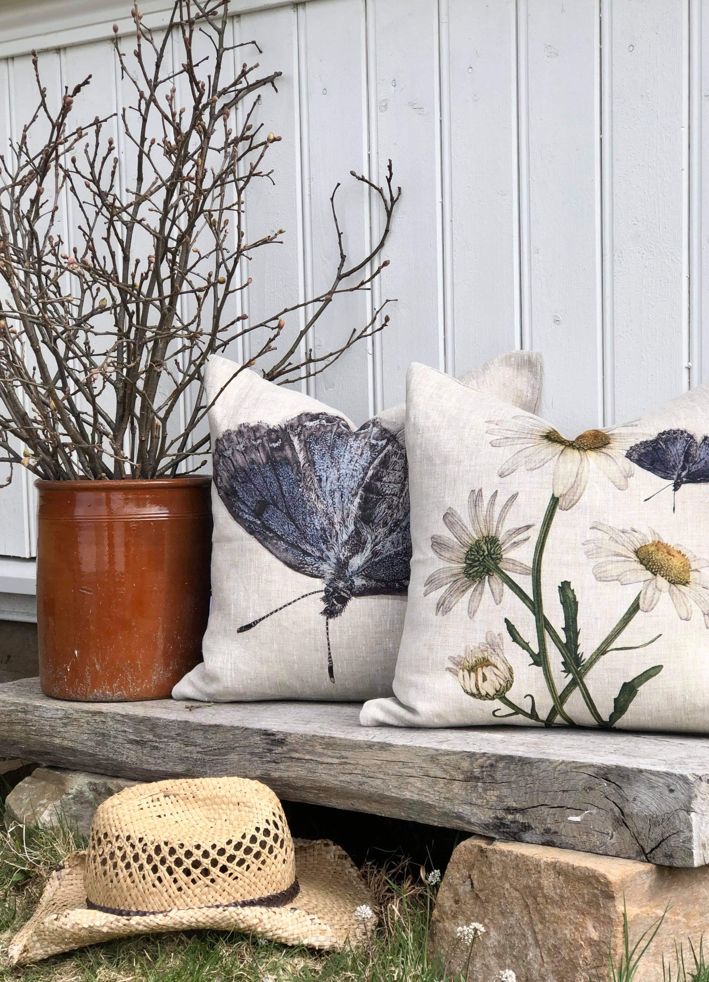 CUSHION BUTTERFLY/DAISIES - 5