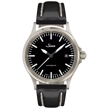 556.010 Sinn 556 I svart kalvskinn 