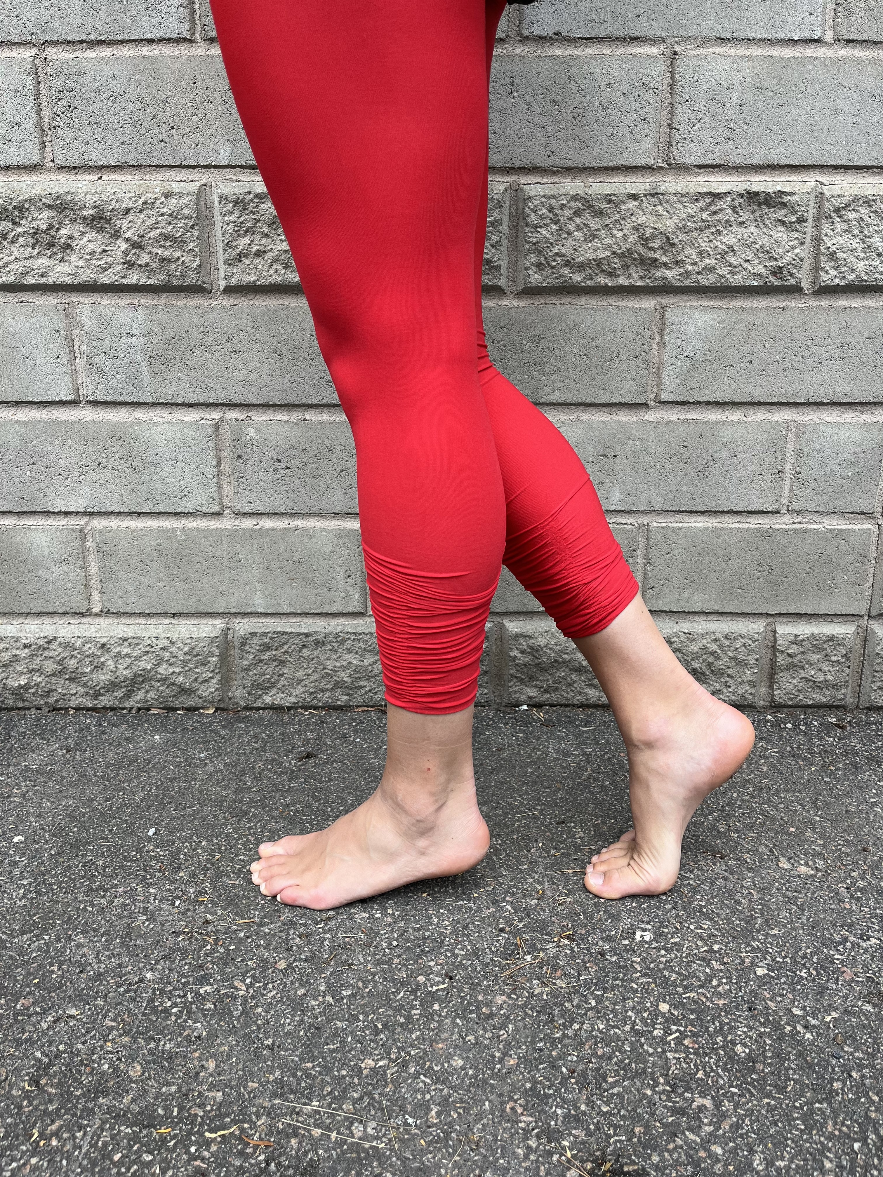 Leggings med rynkad  nederkant 1 par 60 kr - 2 par 100 kr - 5
