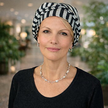 Magda Silvergrå-Svart Sidensjal 