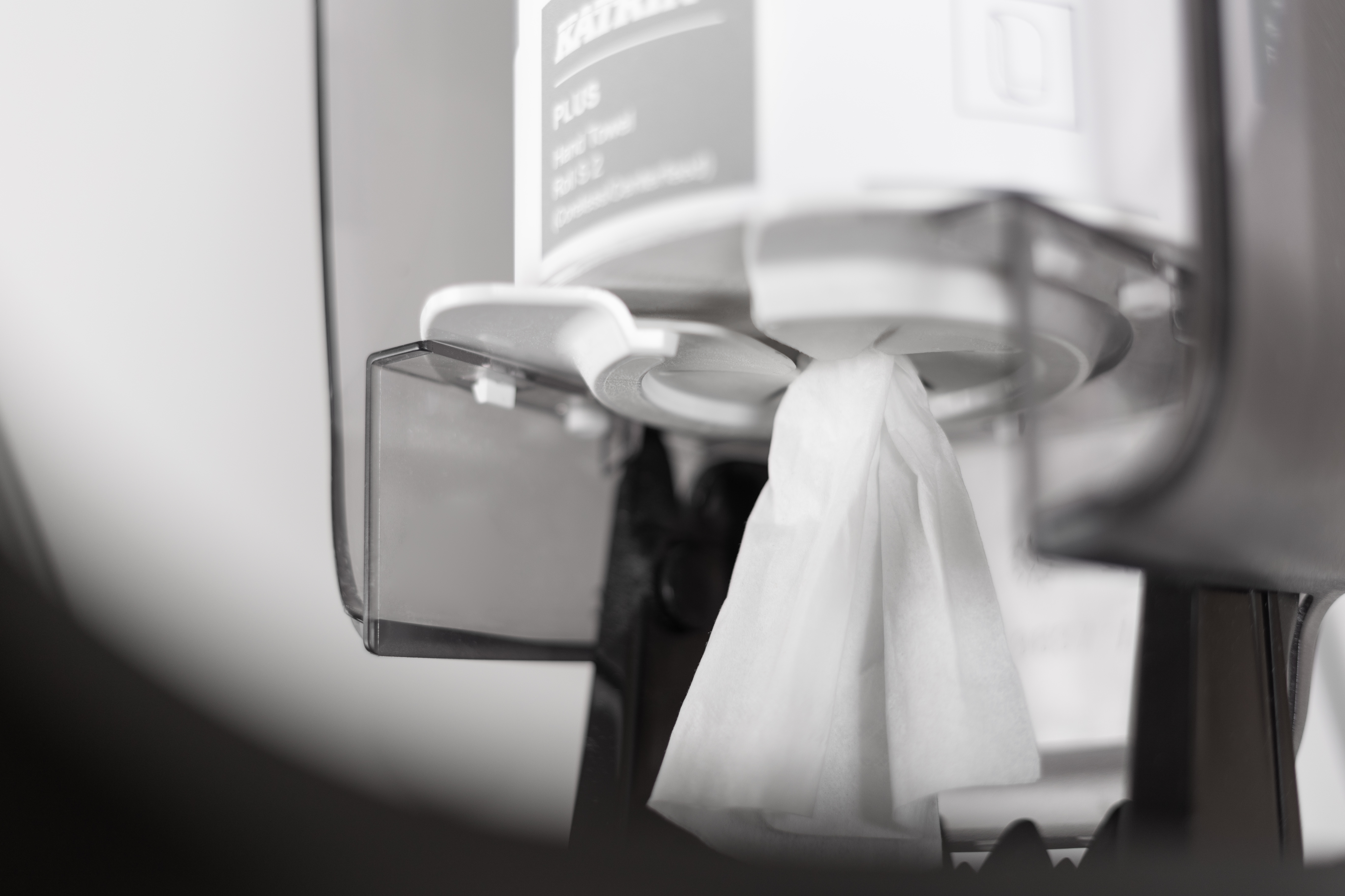 Katrin Plastdispenser S för Torkrullar, Svart - 3