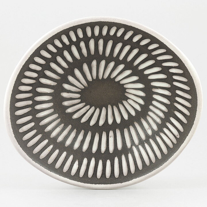 Ingrid Atterberg (Negro 1953) Oval Bowl with Incised Decor 19 cm