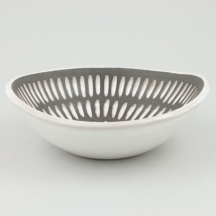 Ingrid Atterberg (Negro 1953) Oval Bowl with Incised Decor 19 cm