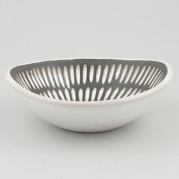 Ingrid Atterberg (Negro 1953) Oval Bowl with Incised Decor 19 cm