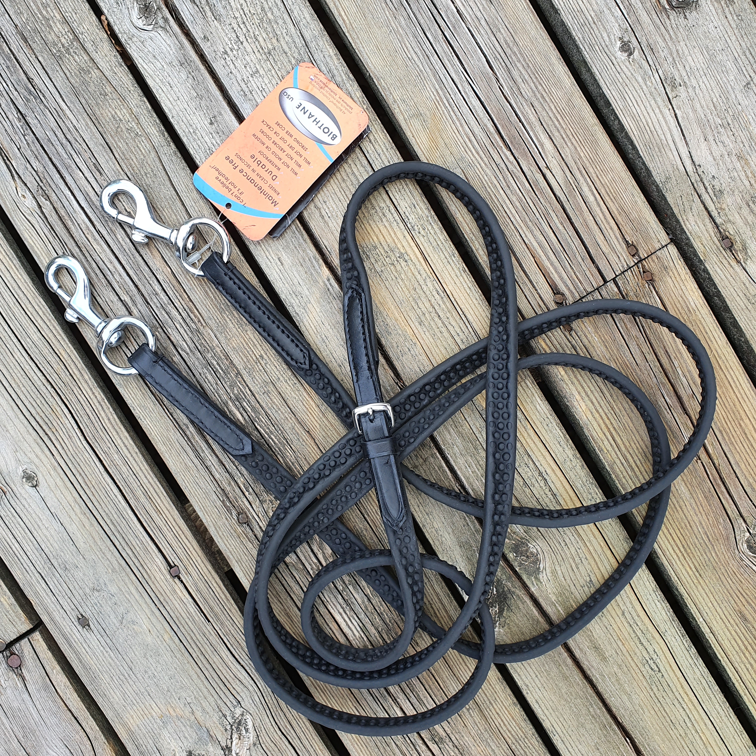 Nordic-Horse tygel svart biothane med bubbel med spänne på mitten i crom samt hakar.. 260 cm / 15 mm med bra tyngd för T2 ridning.