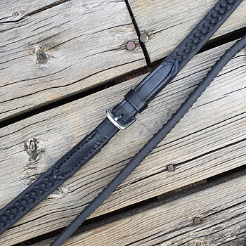 Nordic-Horse tygel svart biothane med bubbel med spänne på mitten i crom samt hakar.. 260 cm / 15 mm med bra tyngd för T2 ridning.