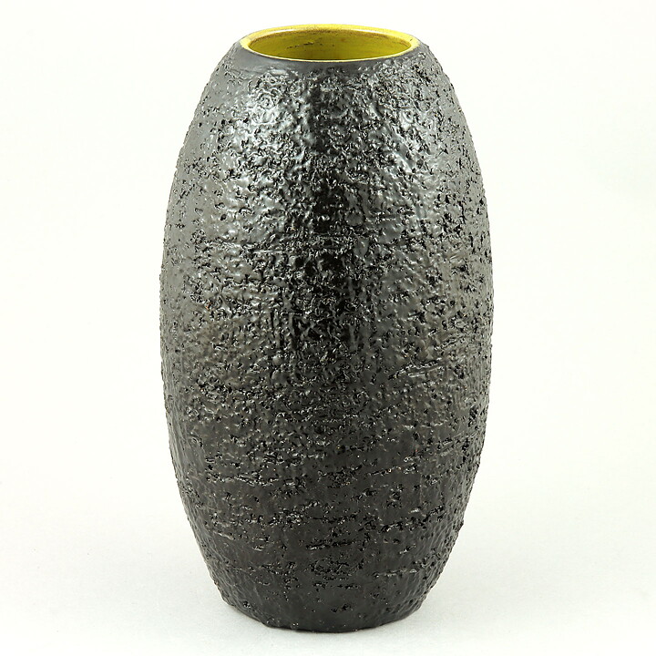 イングリッド・アッターボリ　Planシリーズ ゴツゴツとした黒い花瓶 Vase 1957年  21cm