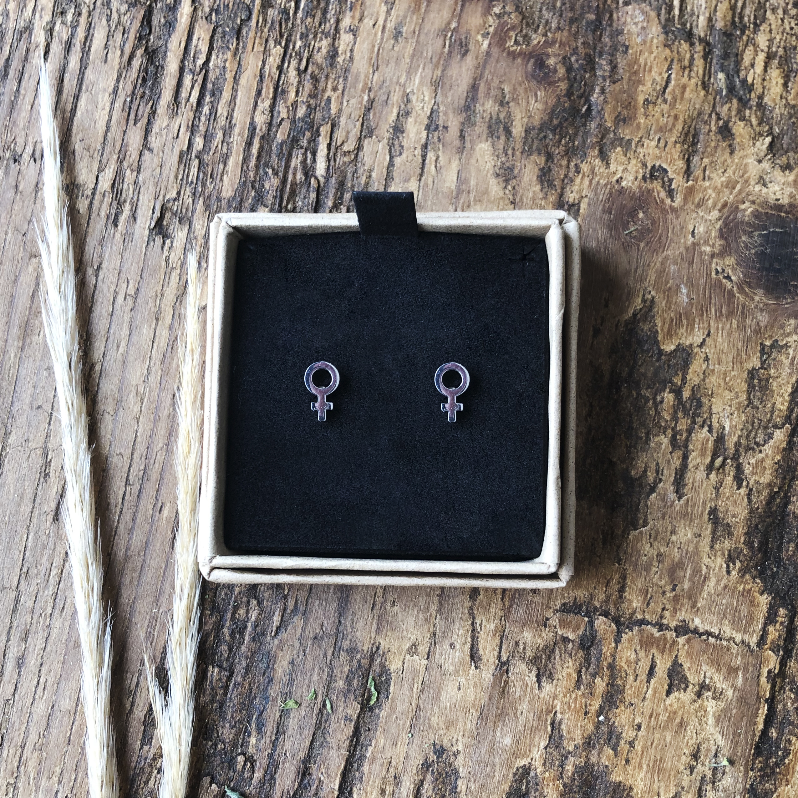 EARSTUDS GIRLPOWER FEMALE
