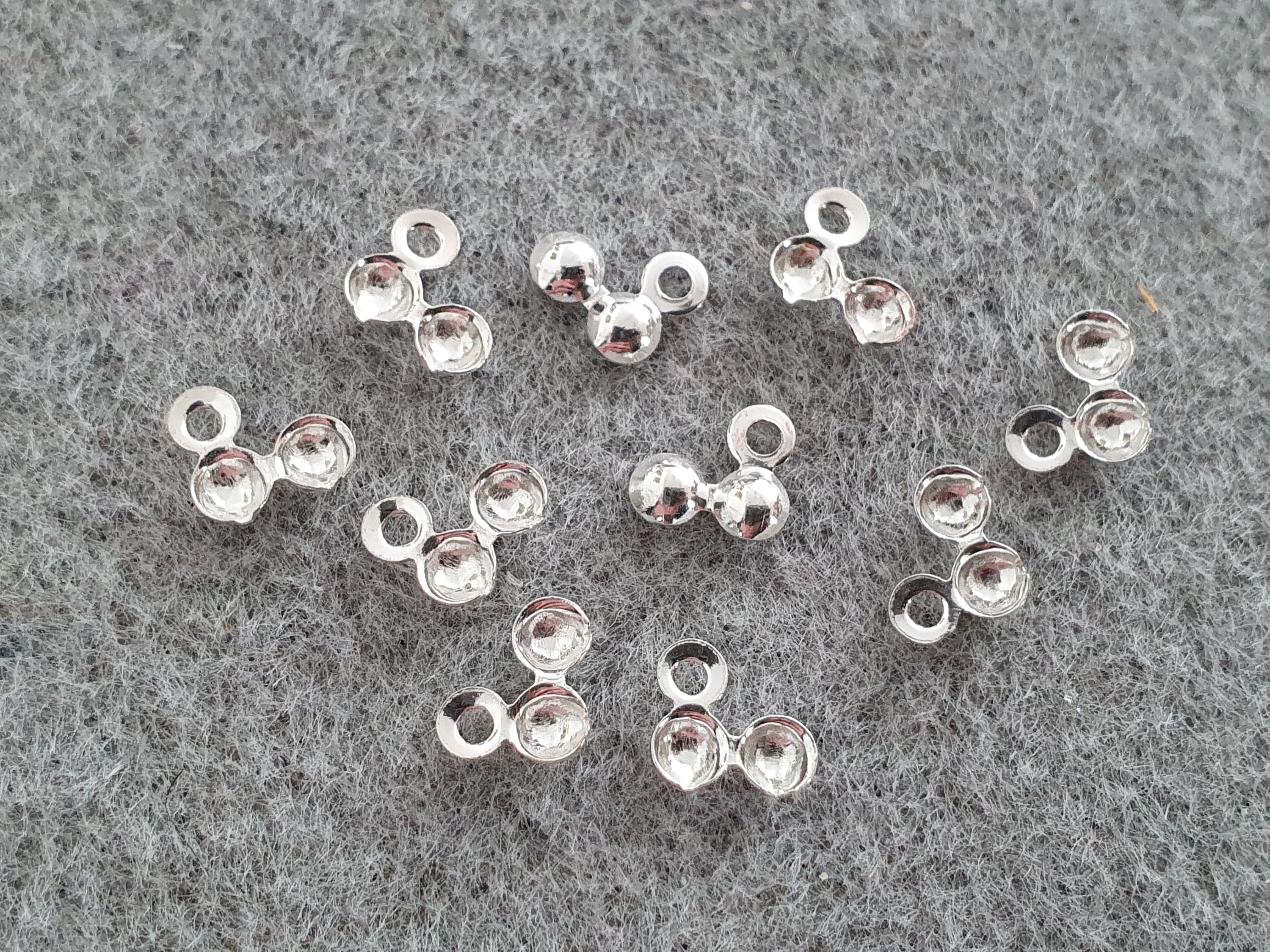 Knutgömma sidvikt kåpa 3,4mm, hel fästögla hål ca 1,3mm, 10st/fp Pris/fp 925-silver