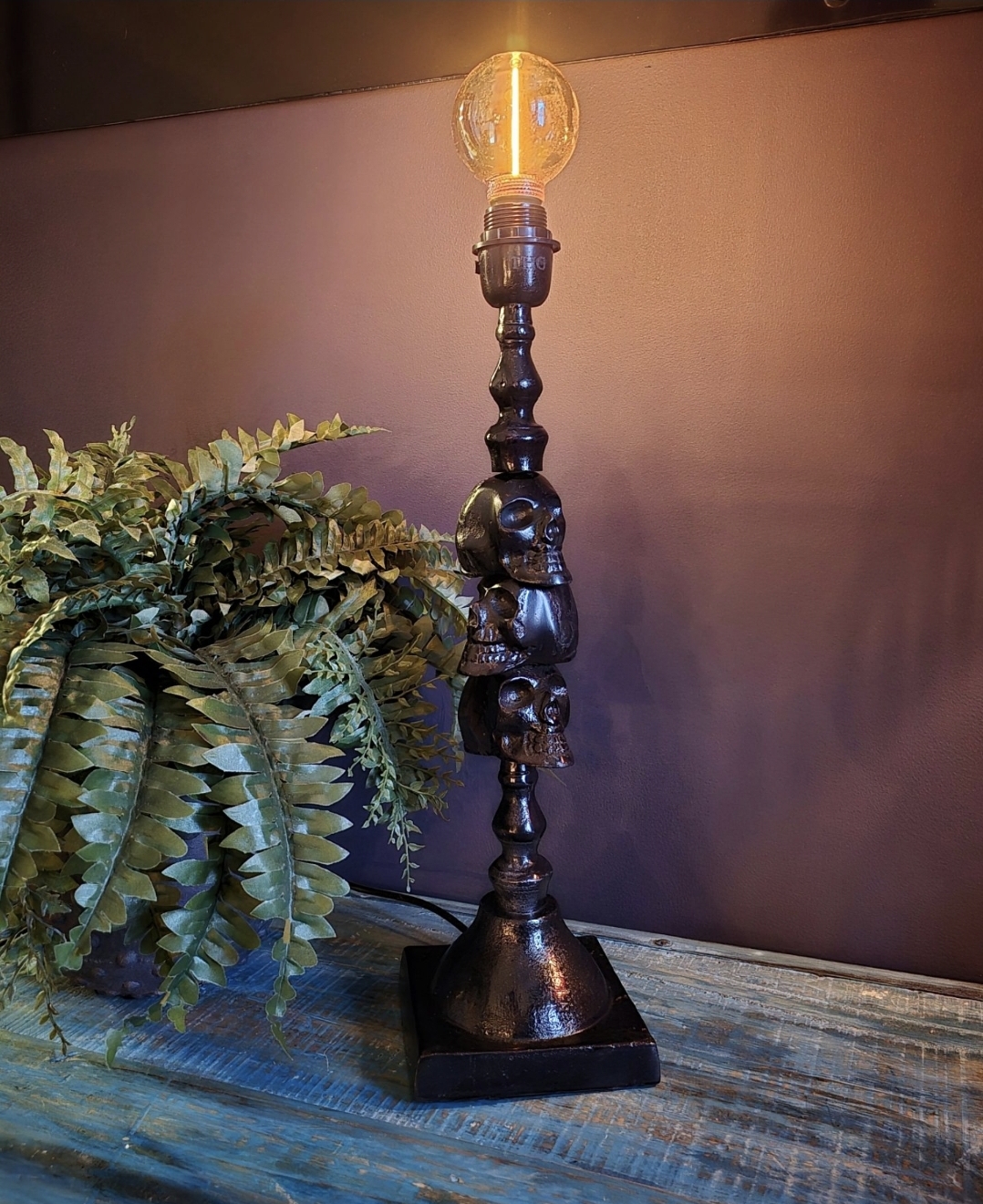 Lampfot Metall - Skull