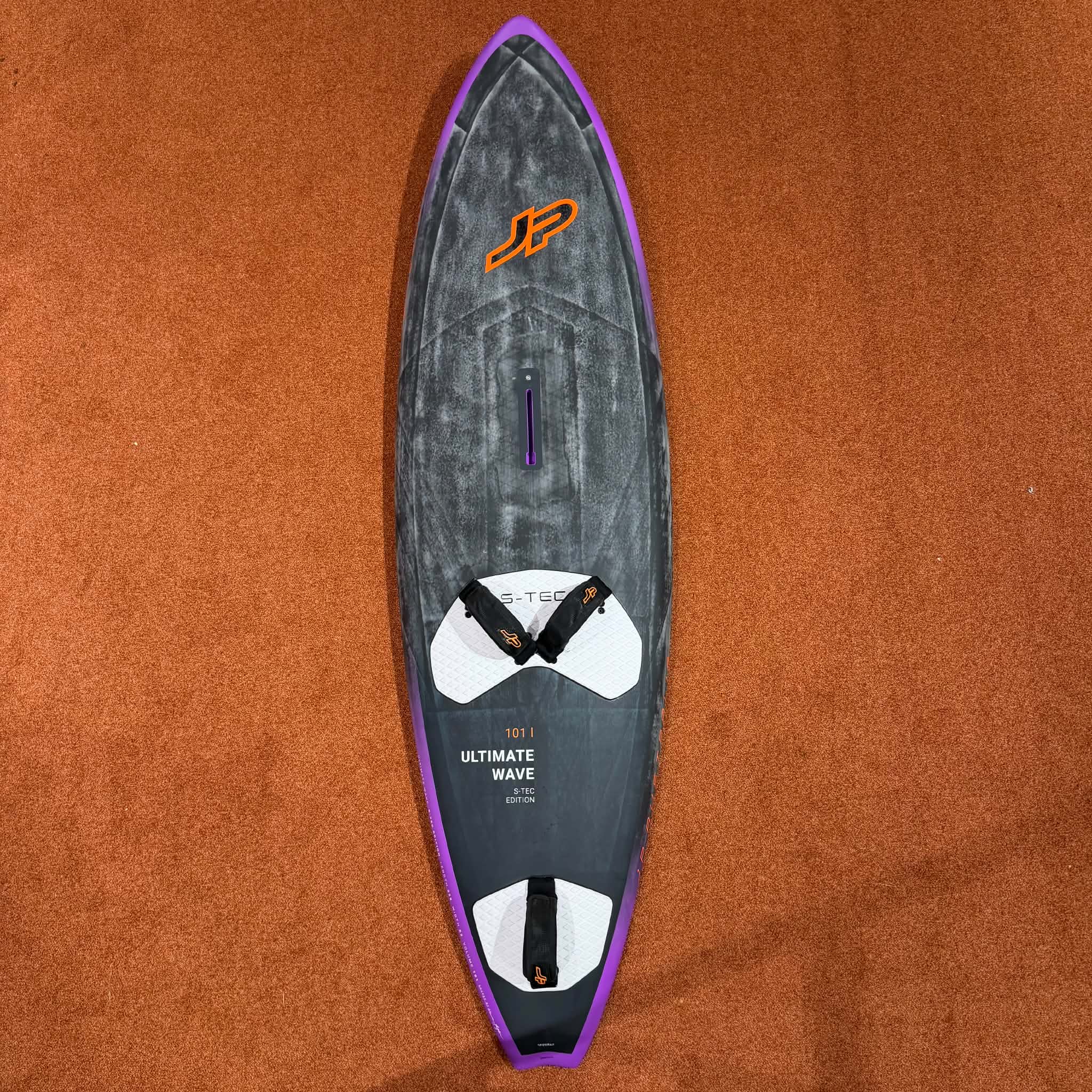 Begagnad vindsurfingbräda JP Ultimate wave S-Tec 101