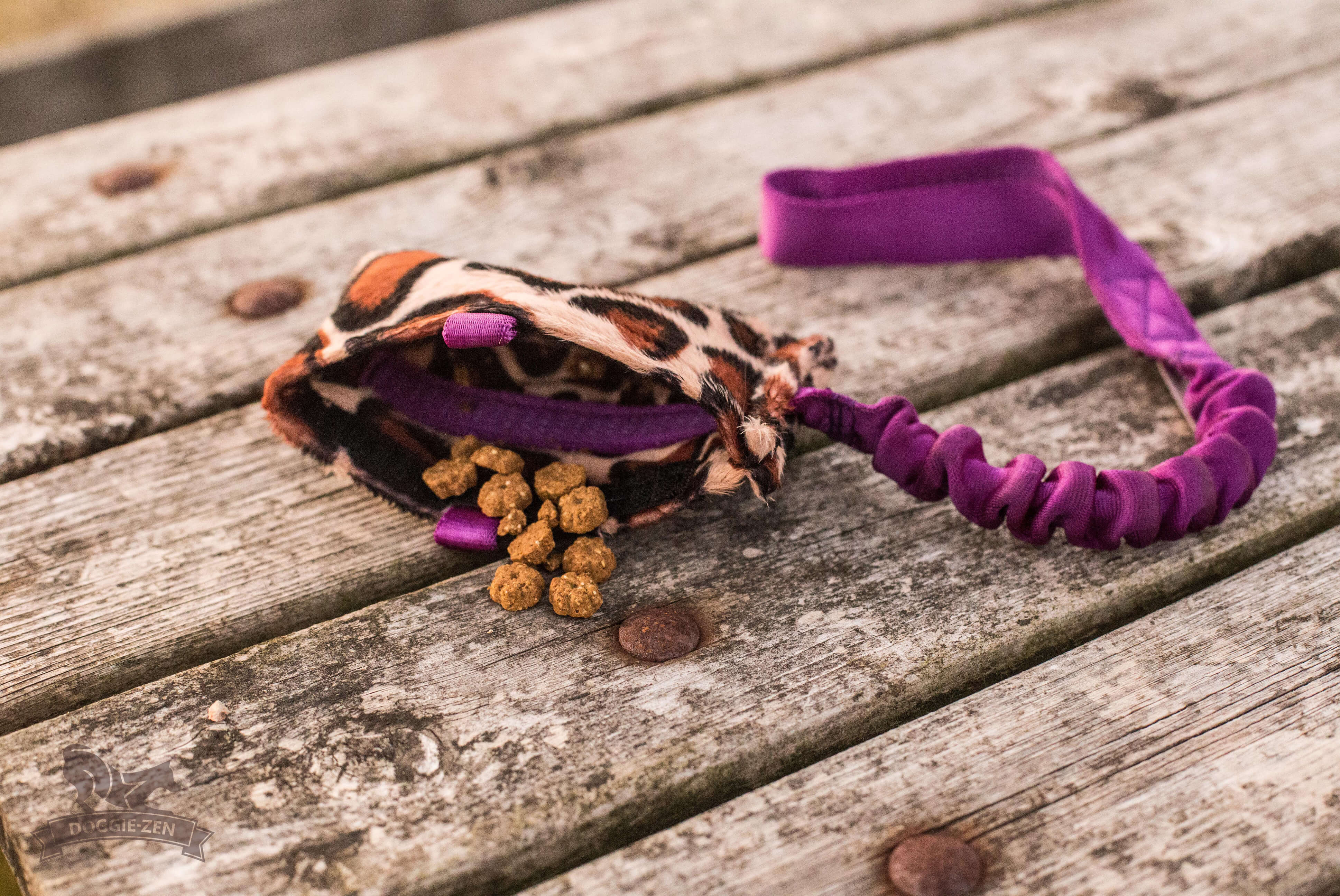 Bungee Crinkle-n-Treat Tug Fake Fur L - 10
