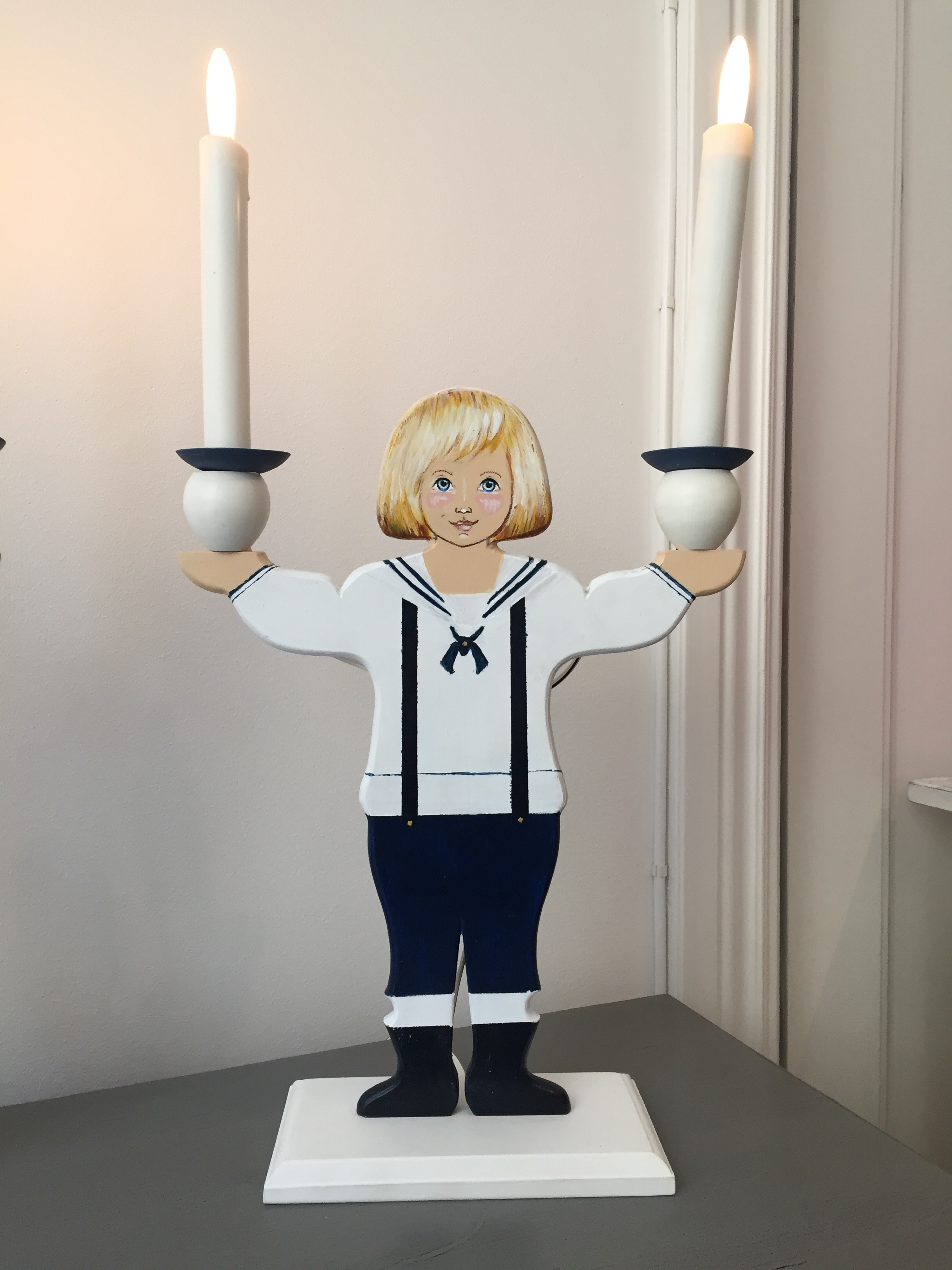 Sjömanspojke, Svensktillverkad och handmålad ljusdocka