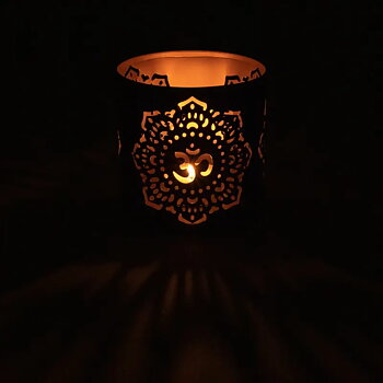 Fairtrade Aum ljuslykta i metall