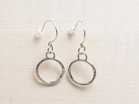 Sterling örhängen med struktur