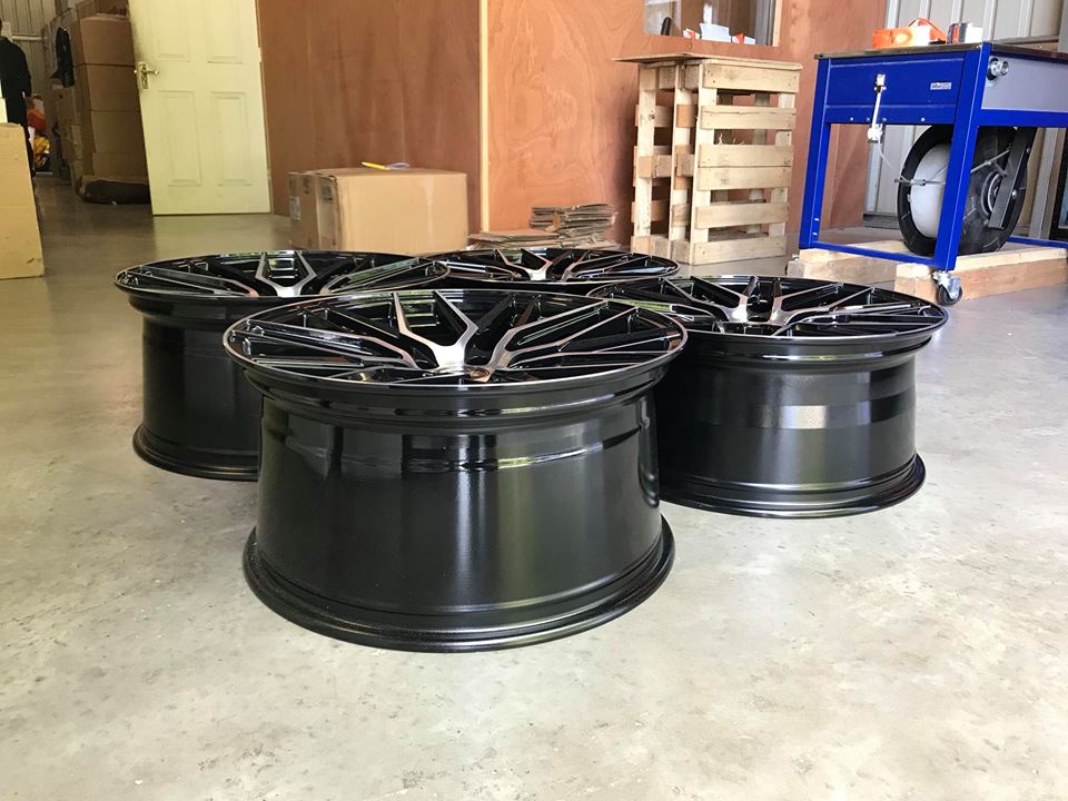 20" Cades Hera Black/pol 5x120 - 3