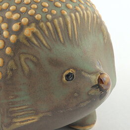 Lisa Larson (Landskapsdjur 1990) Heartwarming Hedgehog 12/8 cm
