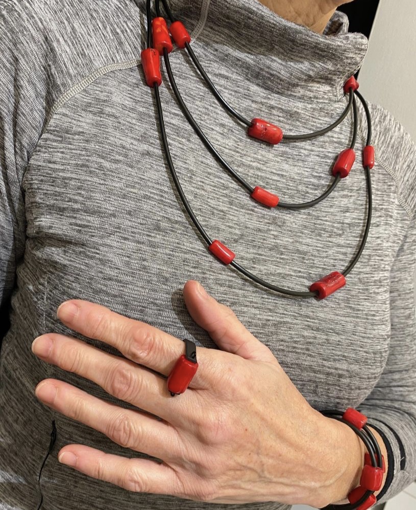 Necklace klara red corals and black rubber - 4