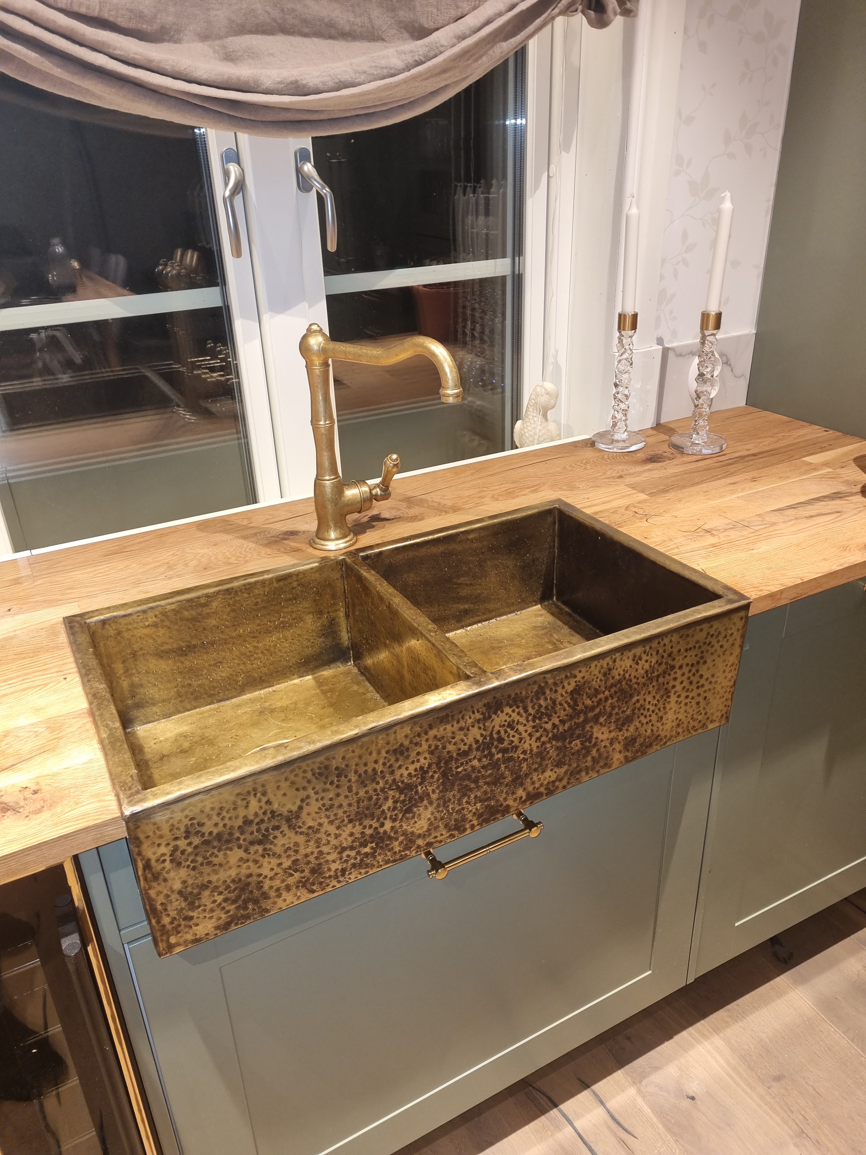 Double farmhouse sink covered front - 2