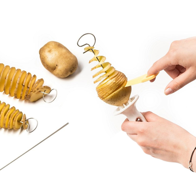 Skruvar potatisspiraler med potatis-twister