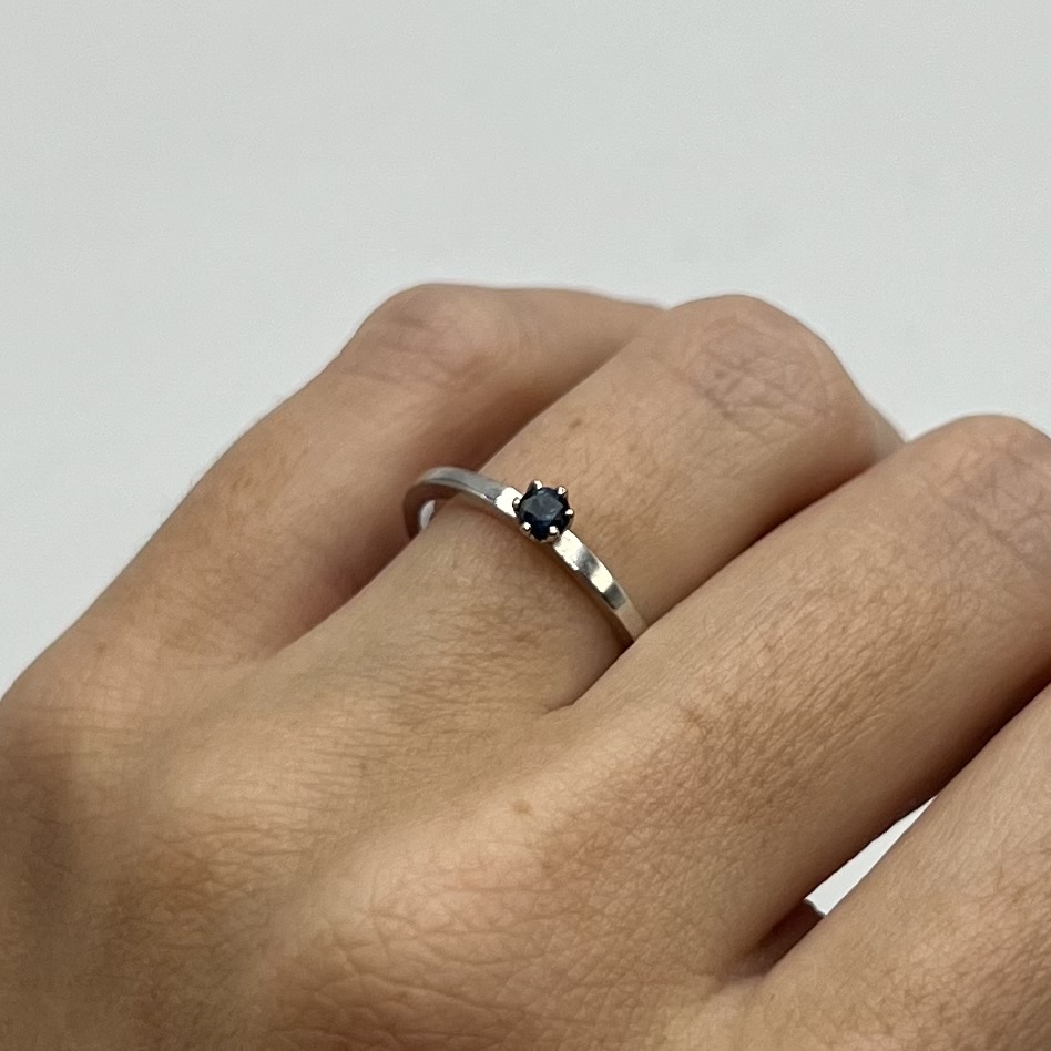 Ring Elly handgjord blå safir vitguld 18 karat  - 4