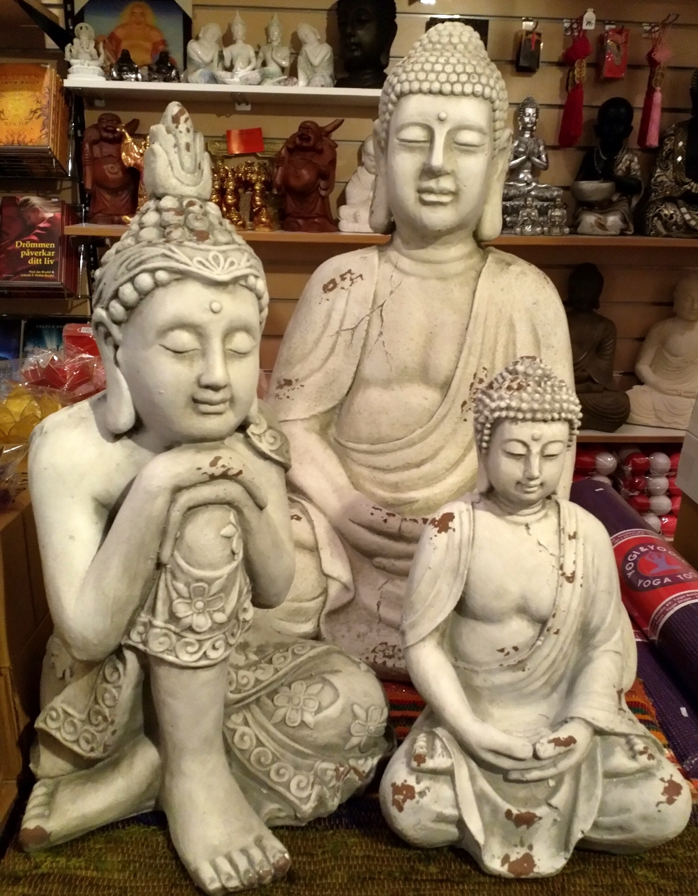 Amitabha Garden Buddha White Fiberstone Statue Serenity LaReina.se