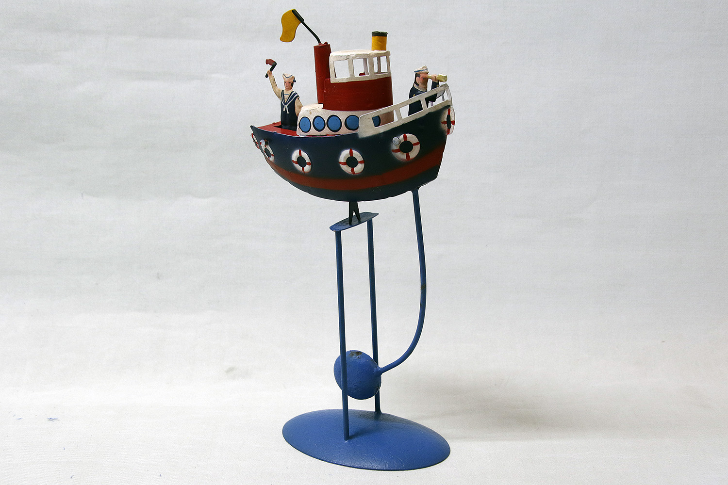 Bogserbåt balanserande 34x17 cm