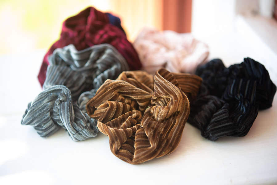 Black Colour - Hårsnodd Scrunchie velvet Grey - 4