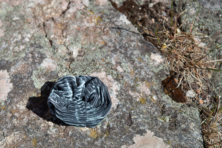 Black Colour - Hårsnodd Scrunchie velvet Grey - 2