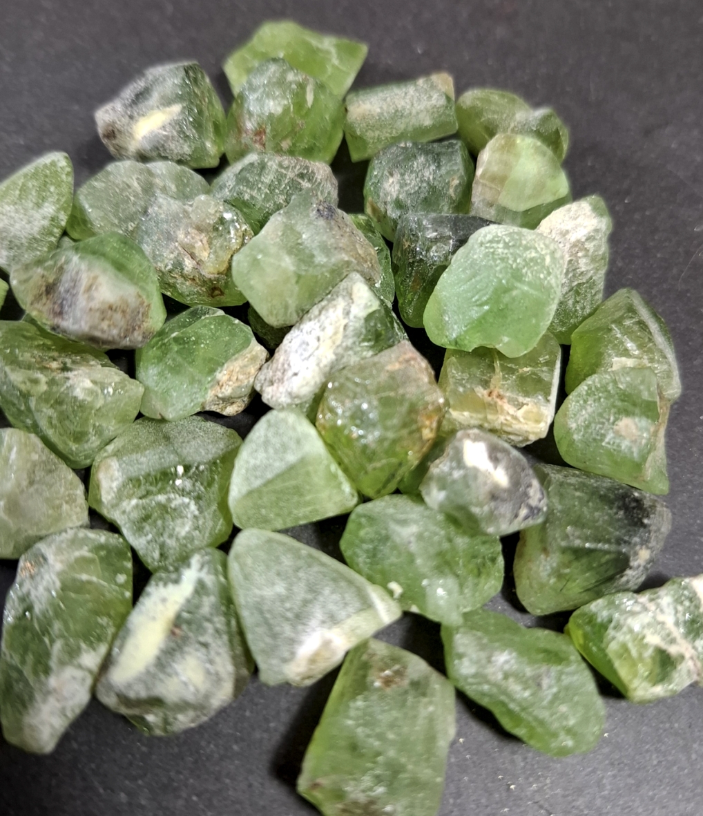 Peridot - Krysolit - Naturlig Kristall  AA kvalitet - 2