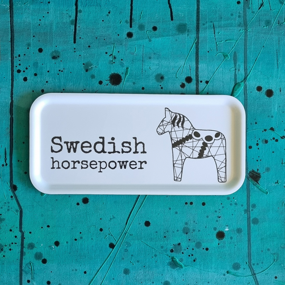 Bricka SWEDISH HORSEPOWER 32x15 Cm - Erika Tubbin DesignDISKTRASOR Och ...