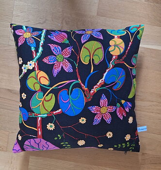 kuddfodral i tyget teheran av Josef Frank