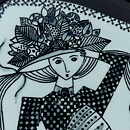 シルヴィア・レウショヴィウス  女性がモチーフの陶板   Wall Plaque  (15cm)  1950年代 (1)