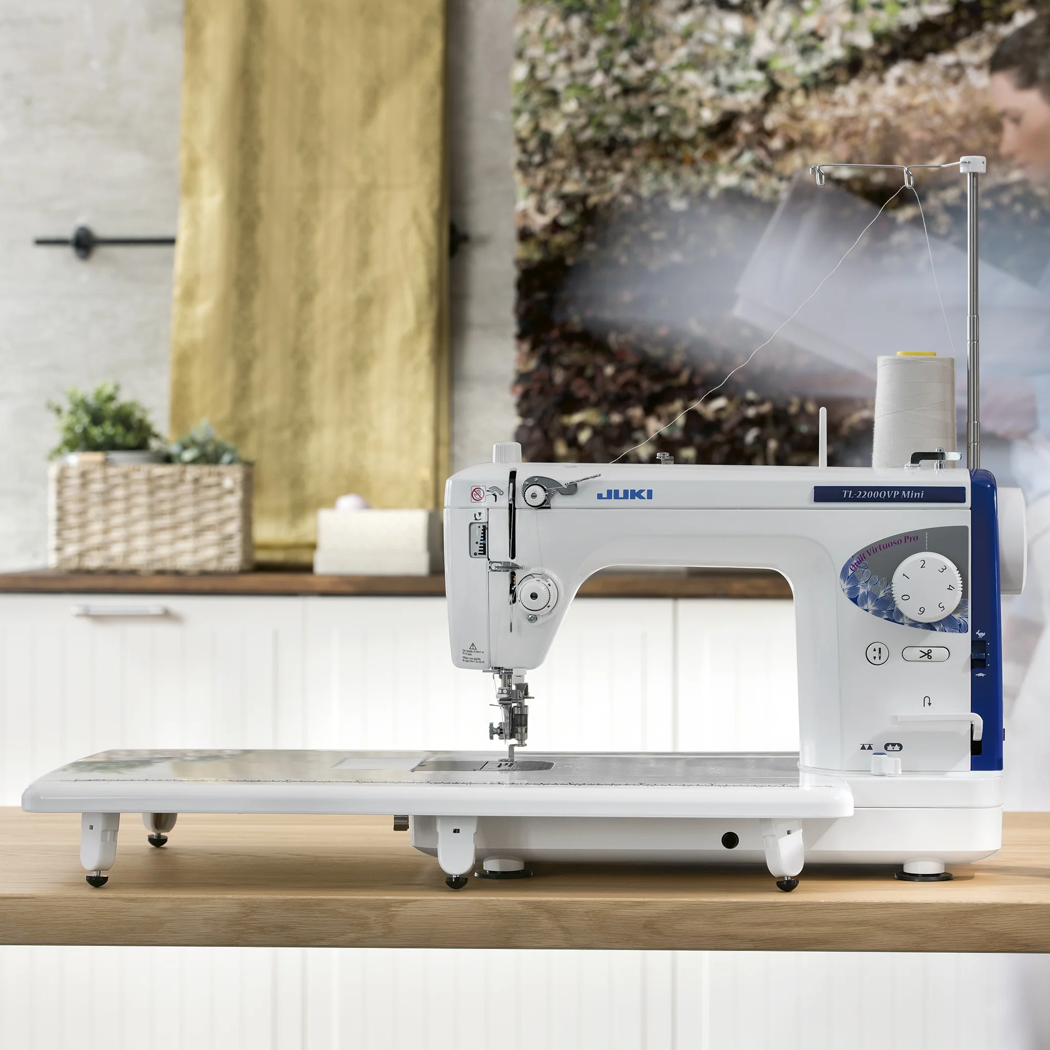 JUKI TL-2200qvp mini.  Kraft och precision i ett kompakt format - 2