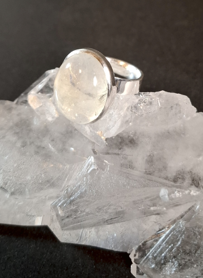 Regnbåges Månsten  Silver Ring 